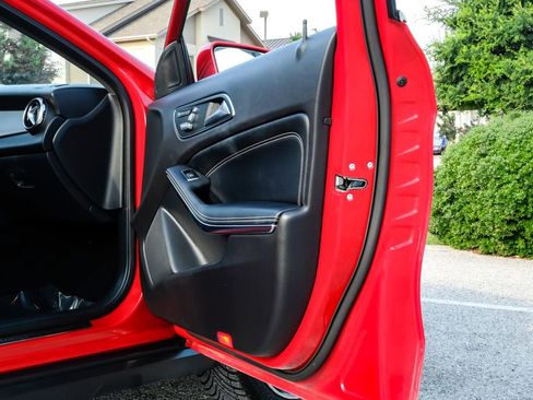 Used 2018 Mercedes-Benz GLA 250 image 43