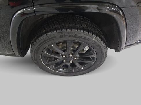 Used 2018 Jeep Grand Cherokee Altitude image 35