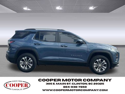 Used 2025 Chevrolet Equinox LT w/ Convenience Package II FWD image 6