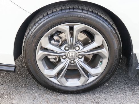 Used 2024 Honda Accord EX image 11