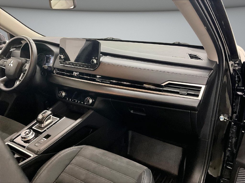 Used 2023 Mitsubishi Outlander SE AWD/4WD image 27