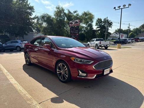 Used 2019 Ford Fusion Titanium image 3