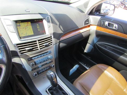 Used 2010 Lincoln MKT 2WD image 13