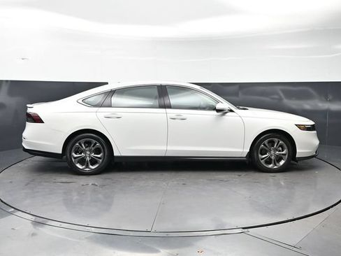 Used 2023 Honda Accord EX image 4
