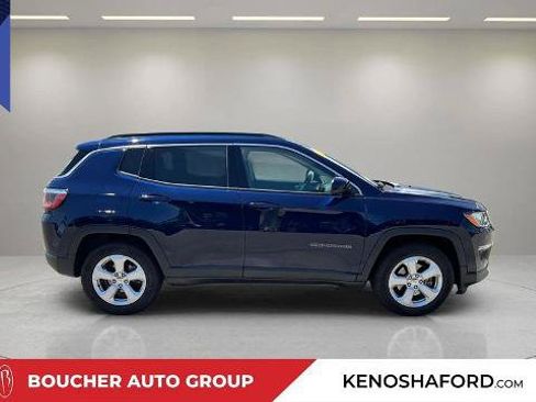 Used 2018 Jeep Compass Latitude w/ Popular Equipment Group FWD image 4
