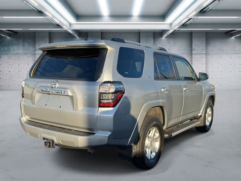 Used 2022 Toyota 4Runner SR5 Premium image 5
