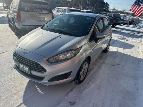 Used 2018 Ford Fiesta SE image 3