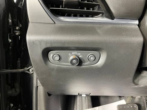 Used 2021 Chevrolet Traverse LT AWD/4WD image 15