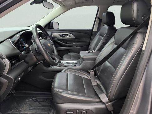 Used 2019 Chevrolet Traverse LT w/ LPO, Floor Liner Package FWD image 11