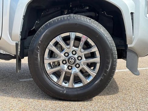 Used 2024 Toyota Tacoma Limited w/ Limited Package (LT) AWD/4WD image 8