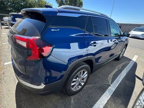 Used 2023 GMC Terrain SLT AWD/4WD image 5
