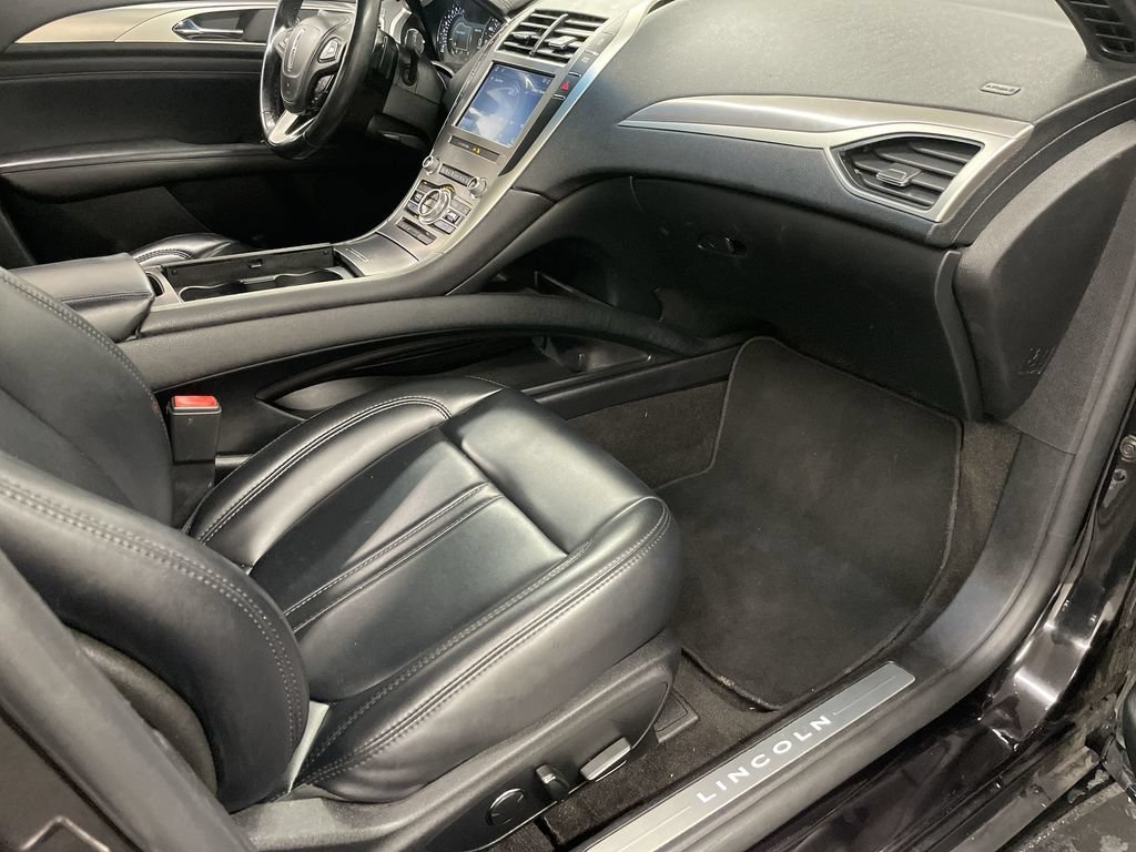 Used 2020 Lincoln MKZ FWD image 21