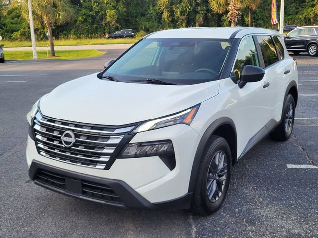 Used 2024 Nissan Rogue S FWD image 6