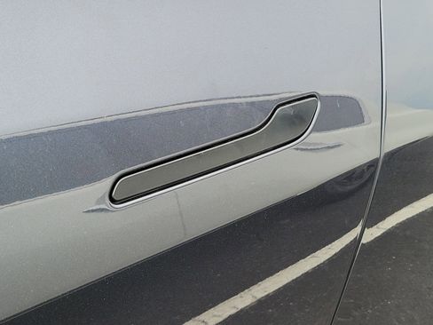 Used 2024 Tesla Model Y Long Range image 6