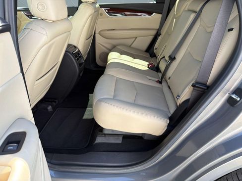 Used 2019 Cadillac XT5 Premium Luxury FWD image 21