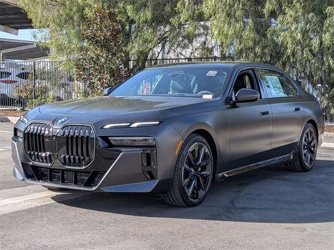 New 2026 BMW 740i 740i image 2