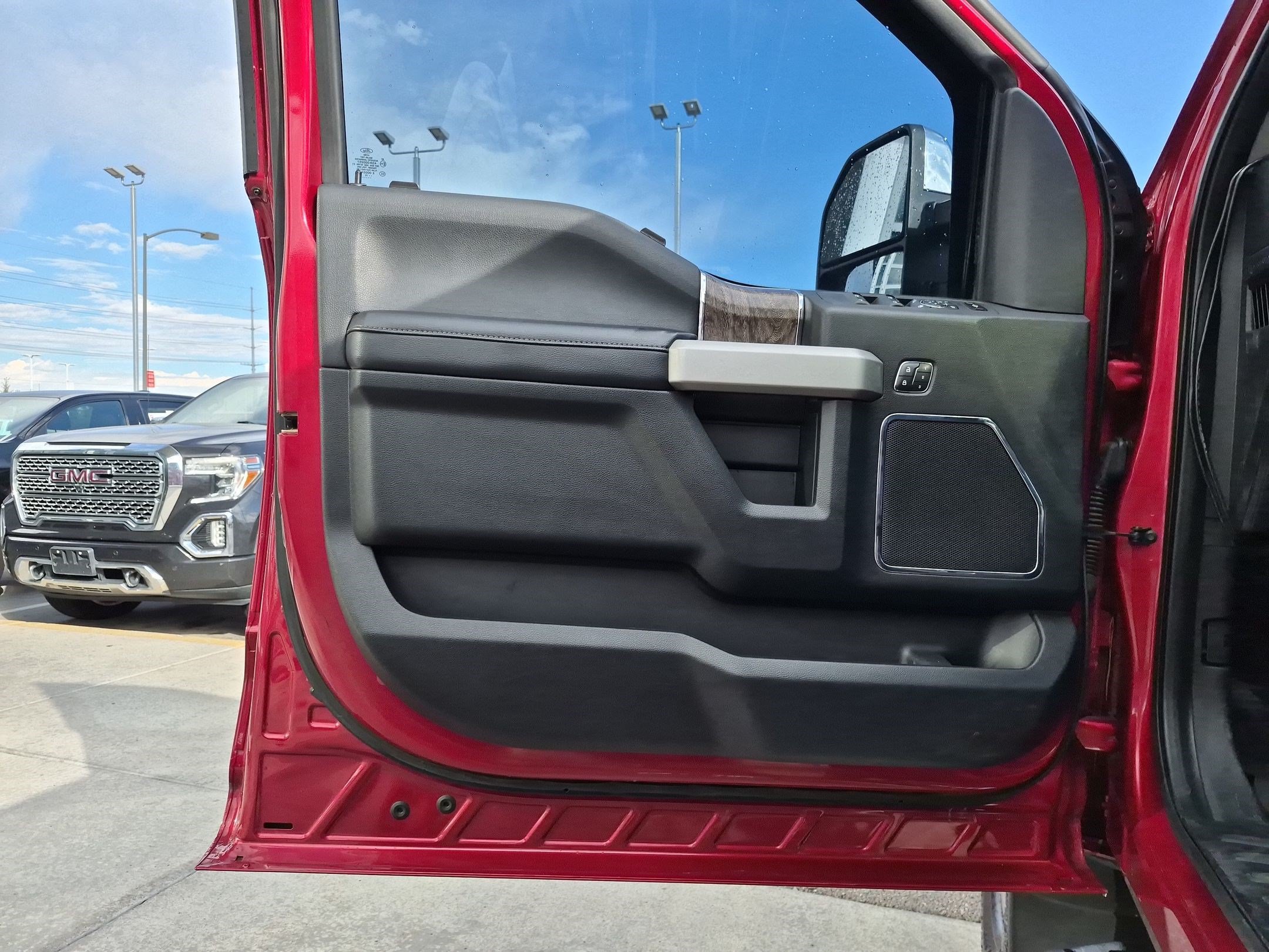 Used 2019 Ford F350 Lariat w/ Lariat Ultimate Package AWD/4WD image 12