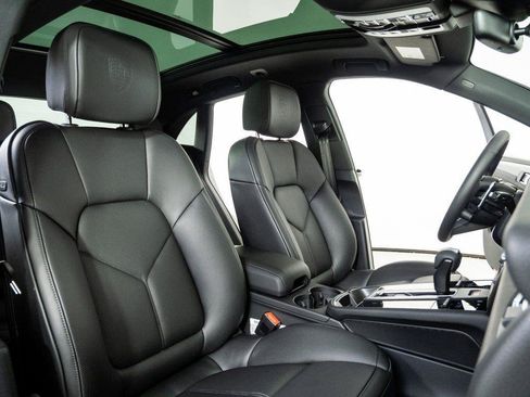 New 2026 Porsche Macan AWD/4WD image 24