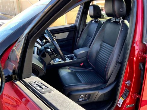 Used 2022 Land Rover Discovery Sport SE R-Dynamic image 8