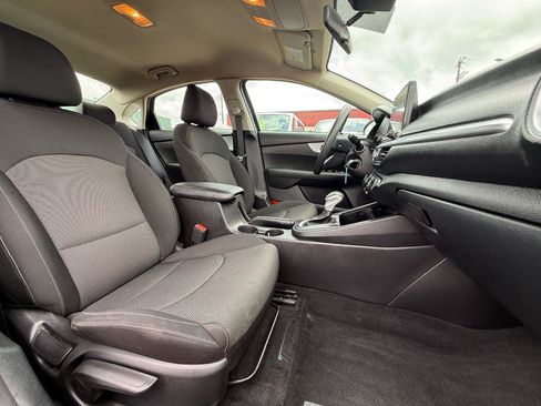 Used 2023 Kia Forte LXS w/ LXS Technology Package FWD image 30