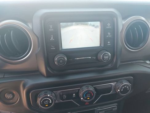 Used 2019 Jeep Wrangler Sport AWD/4WD image 20