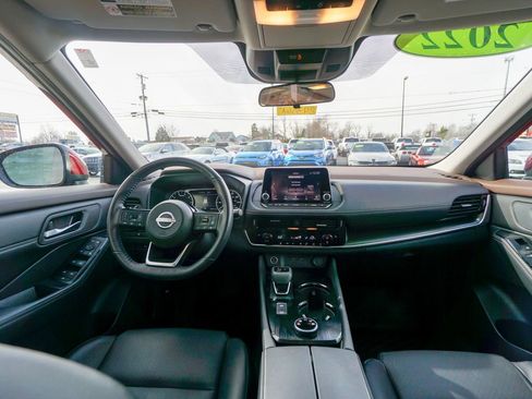 Used 2022 Nissan Rogue SV w/ SV Premium Package image 15