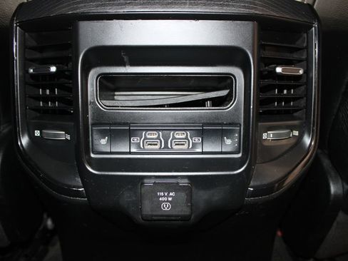 Used 2022 RAM 1500 Limited w/ Body Color Bumper Group AWD/4WD image 33