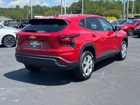 Used 2026 Chevrolet Trax LS FWD image 3