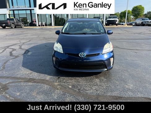 Used 2013 Toyota Prius Three w/ Solar Roof Pkg FWD image 2