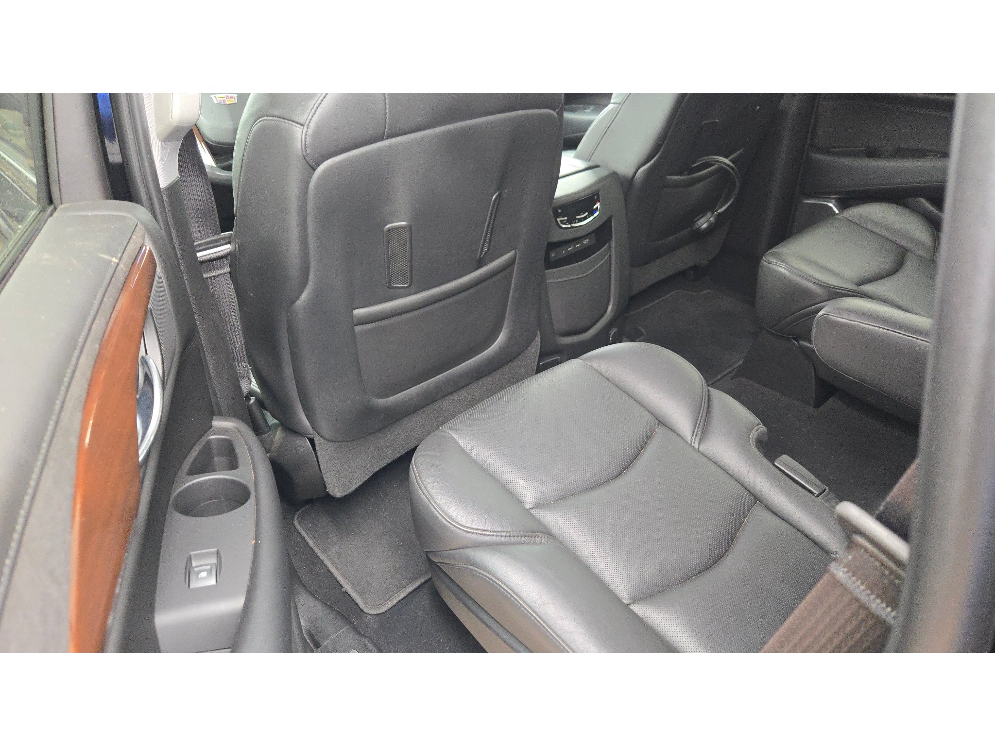 Used 2019 Cadillac Escalade Premium Luxury RWD image 16