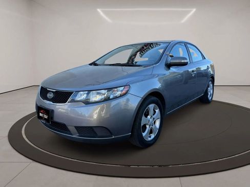 Used 2010 Kia Forte EX FWD image 3