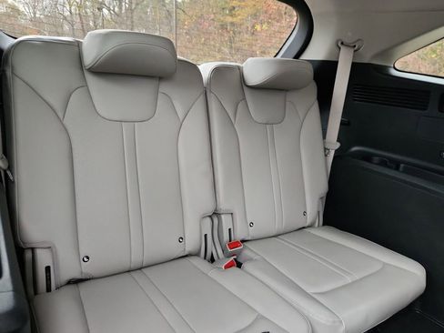 Used 2023 Kia Sorento EX image 18