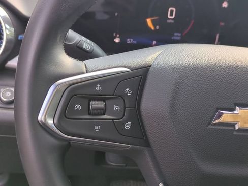 Used 2024 Chevrolet Trax LT w/ Sunroof Package FWD image 20