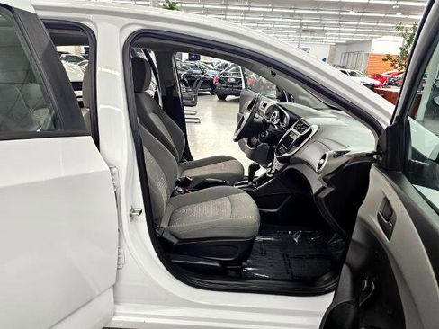 Used 2018 Chevrolet Sonic LT image 29