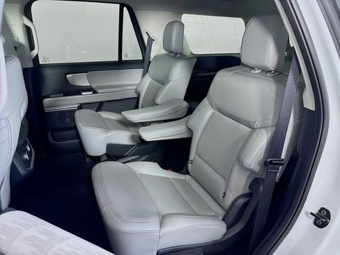 Used 2025 Ford Expedition Active AWD/4WD image 23