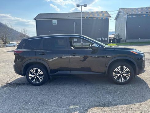 Used 2023 Nissan Rogue SV image 6