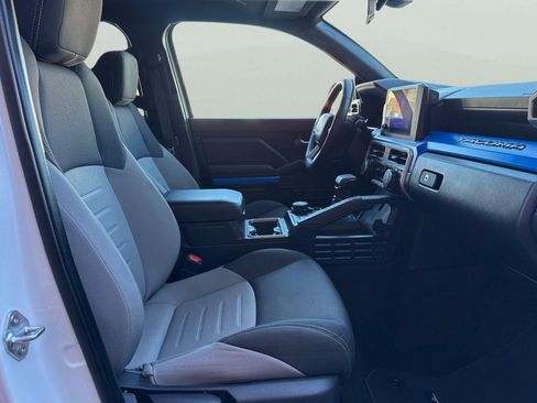 Used 2024 Toyota Tacoma TRD Off-Road image 19