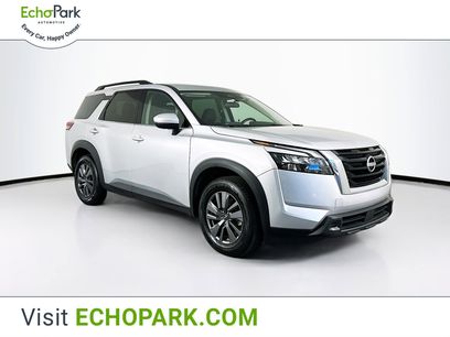 Used 2024 Nissan Pathfinder SV
