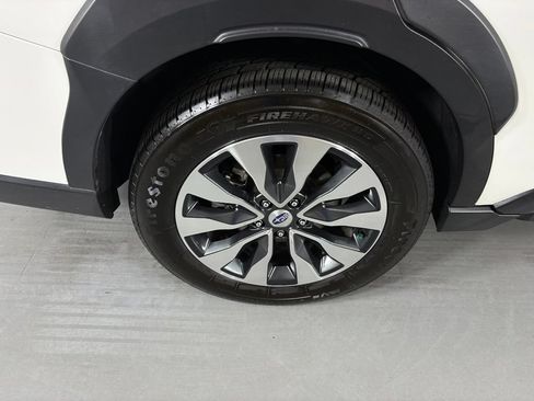 Used 2023 Subaru Outback Touring AWD/4WD image 11