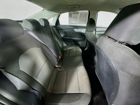 Used 2023 Kia Forte LXS w/ LXS Technology Package FWD image 11