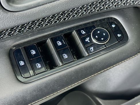 Used 2024 Nissan Ariya AWD image 15