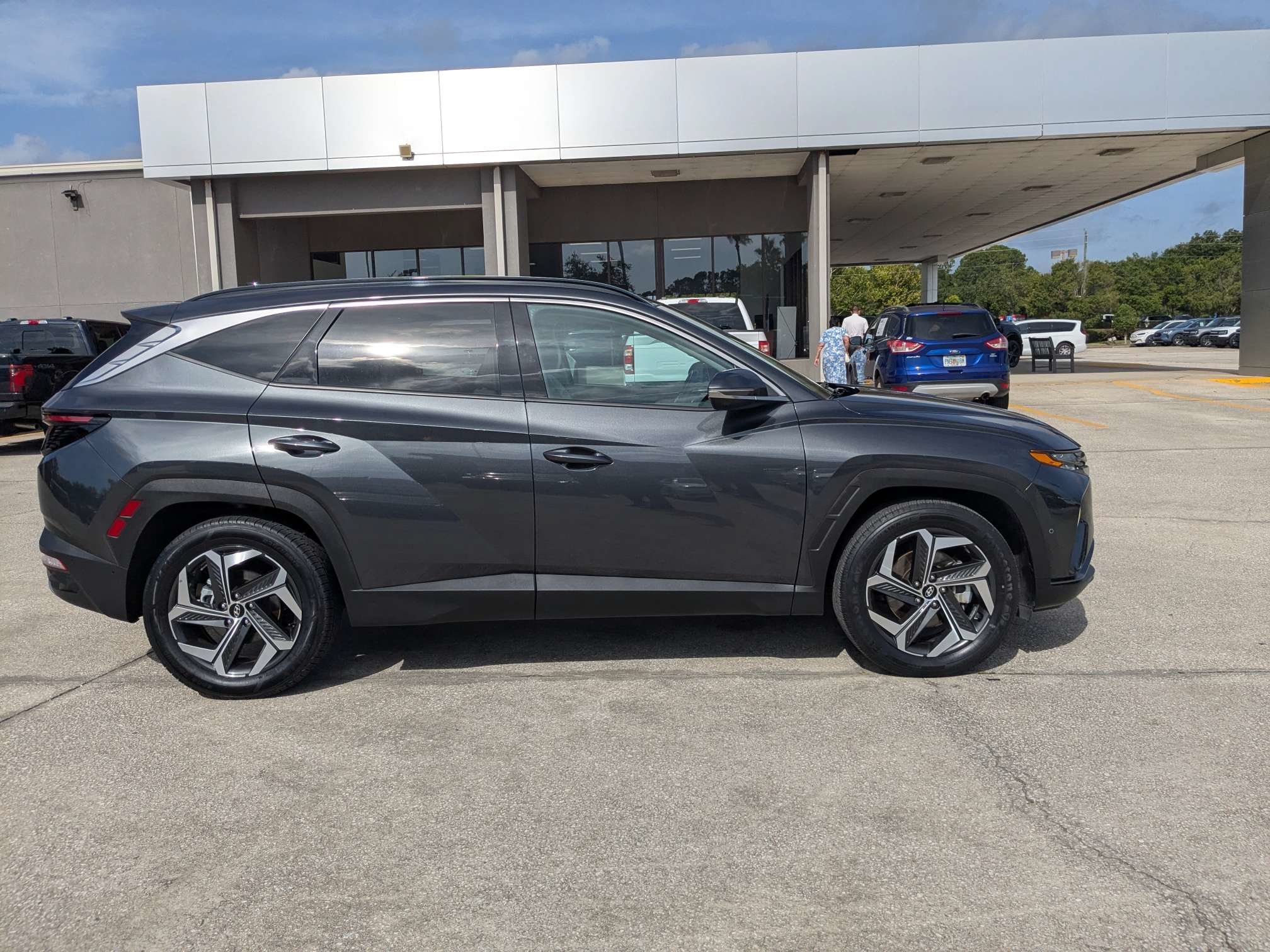 Used 2024 Hyundai Tucson Limited FWD image 3