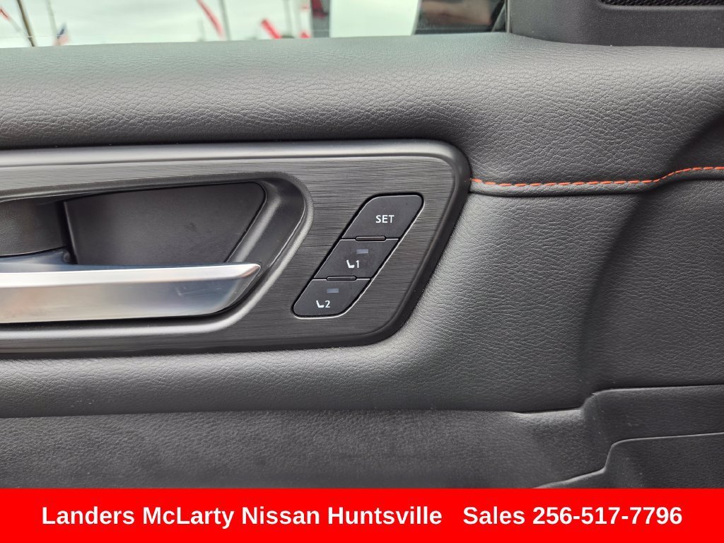 Used 2025 Nissan Armada PRO-4X w/ Pro-4X Premium Package AWD/4WD image 26