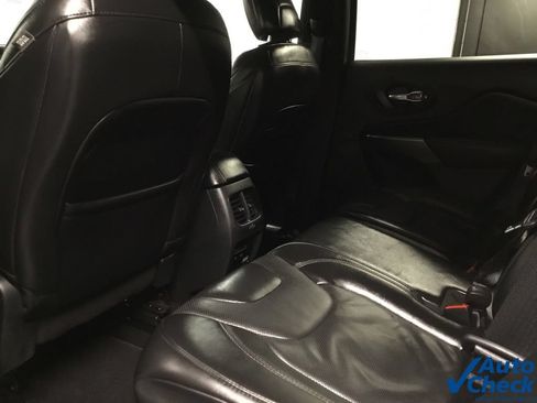 Used 2020 Jeep Cherokee Limited AWD/4WD image 30