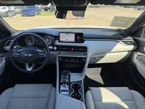Used 2025 Genesis G70 2.5T image 21