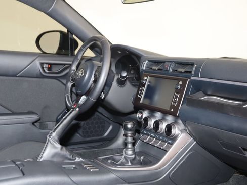Used 2025 Toyota GR86 image 25