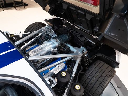 Used 2005 Ford GT RWD image 20