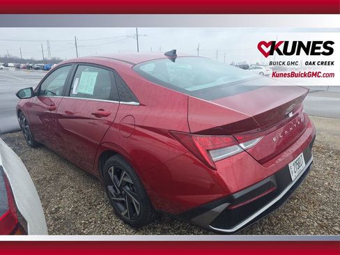 Used 2025 Hyundai Elantra SEL image 7