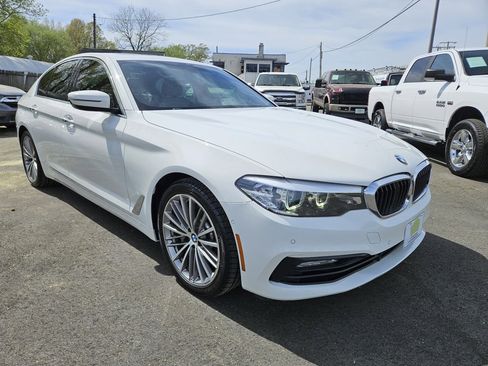 Used 2017 BMW 530i w/ Premium Package image 3