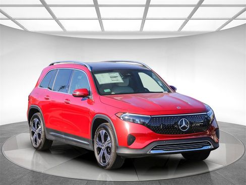 Used 2024 Mercedes-Benz EQB 300 4MATIC image 5